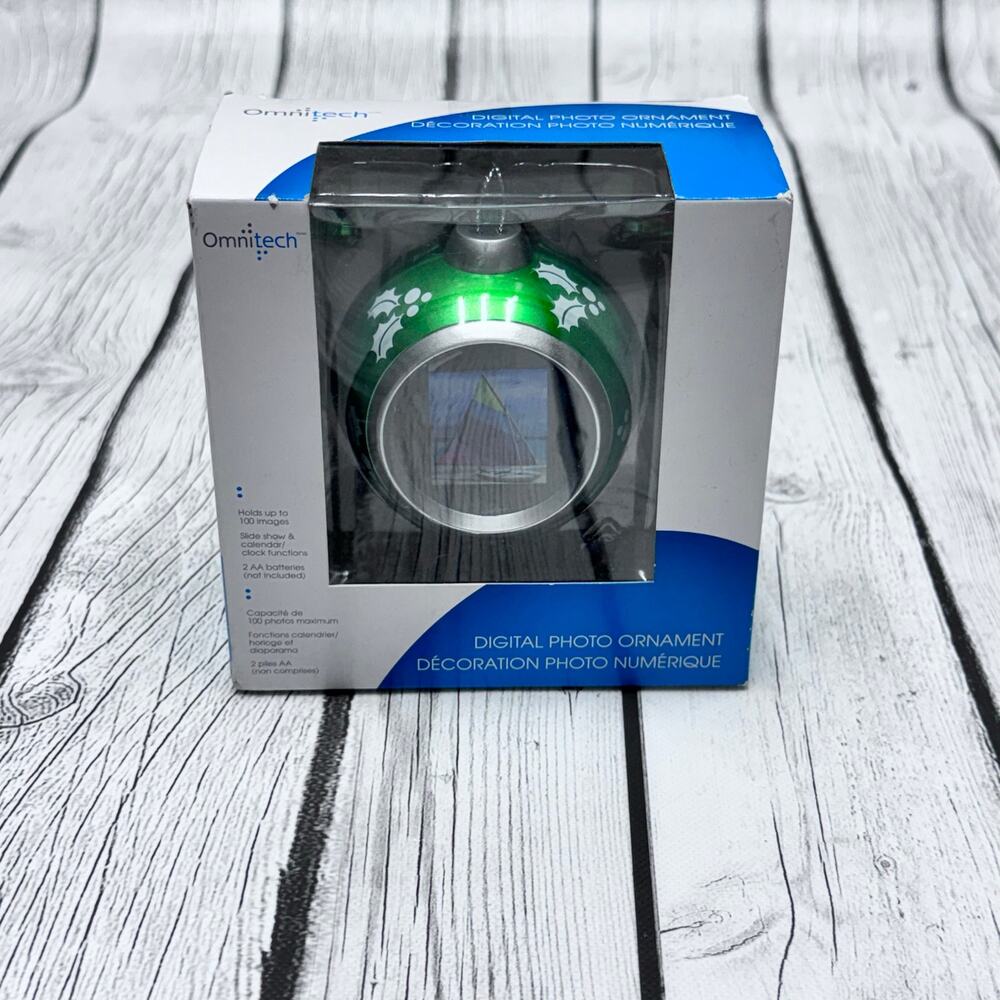 NIB Omni Digital Ohoto Ornament